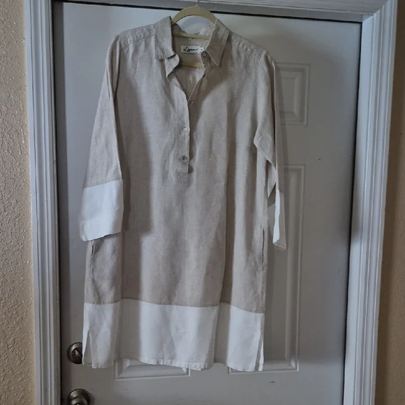 Tan and White Button-Up Tunic - Picture 1 of 4